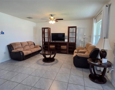 611 Grove Street - Photo Thumbnail 4