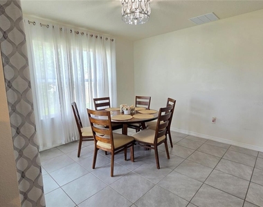 611 Grove Street - Photo Thumbnail 5