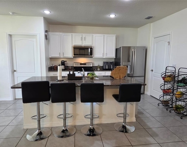 611 Grove Street - Photo Thumbnail 1