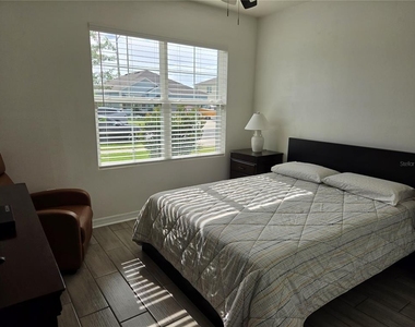 611 Grove Street - Photo Thumbnail 7