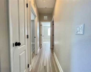 2944 Oak Park Way - Photo Thumbnail 16