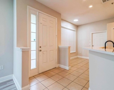 2944 Oak Park Way - Photo Thumbnail 1