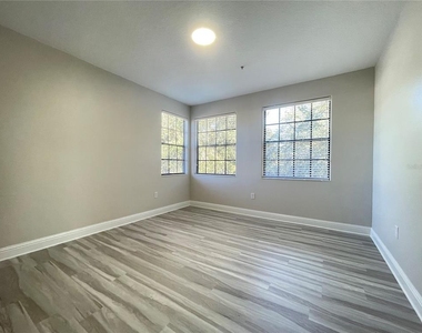 2944 Oak Park Way - Photo Thumbnail 9