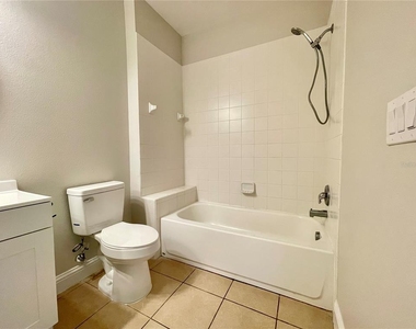 2944 Oak Park Way - Photo Thumbnail 13