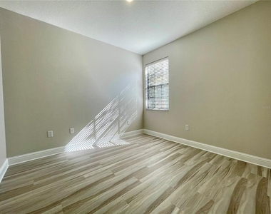 2944 Oak Park Way - Photo Thumbnail 15