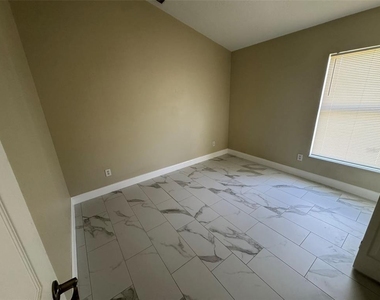2347 Blake Way - Photo Thumbnail 24