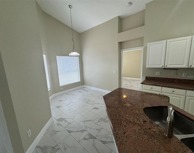 2347 Blake Way - Photo Thumbnail 9