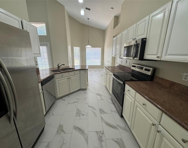 2347 Blake Way - Photo Thumbnail 13
