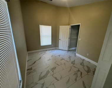 2347 Blake Way - Photo Thumbnail 19