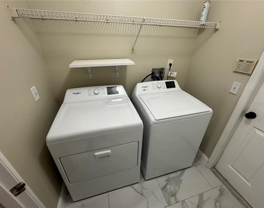 2347 Blake Way - Photo Thumbnail 26