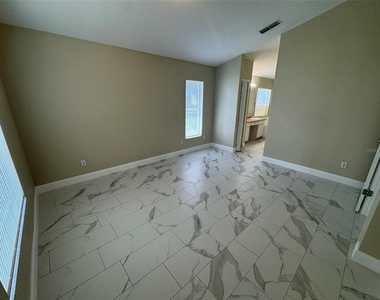 2347 Blake Way - Photo Thumbnail 15
