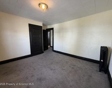 610 Moosic Street - Photo Thumbnail 3
