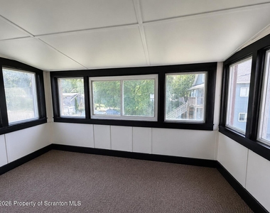 610 Moosic Street - Photo Thumbnail 12