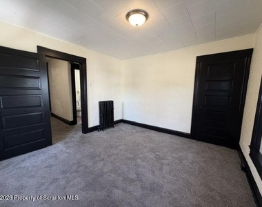 610 Moosic Street - Photo Thumbnail 6