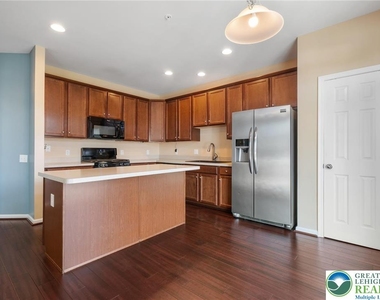 8455 Starling Road - Photo Thumbnail 9