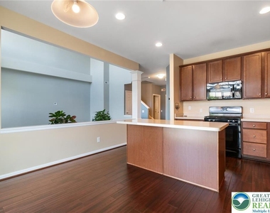 8455 Starling Road - Photo Thumbnail 10
