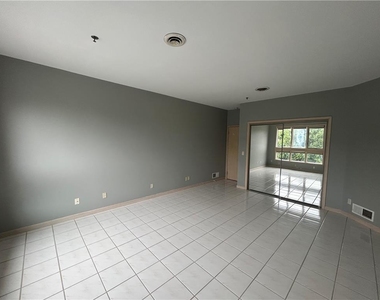 1415 E Pennsylvania Street - Photo Thumbnail 8