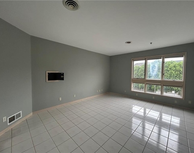 1415 E Pennsylvania Street - Photo Thumbnail 7
