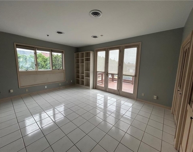 1415 E Pennsylvania Street - Photo Thumbnail 9