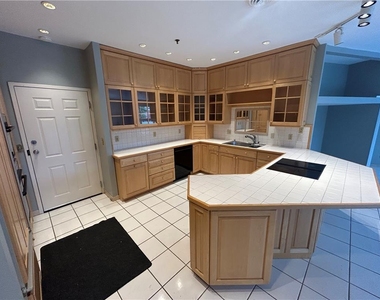 1415 E Pennsylvania Street - Photo Thumbnail 5