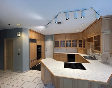 1415 E Pennsylvania Street - Photo Thumbnail 4