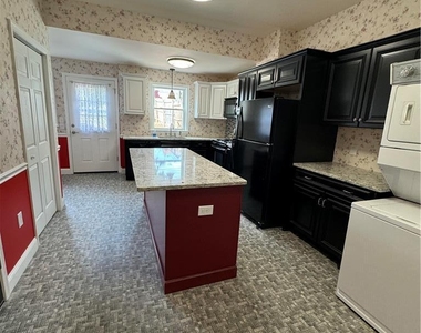 226 N 2nd Street - Photo Thumbnail 7