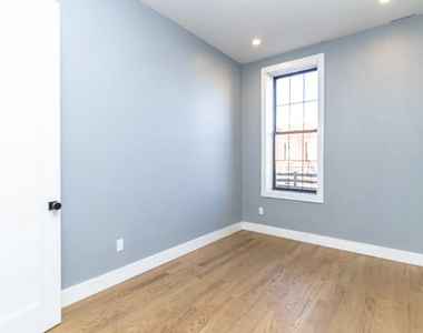 992 Broadway - Photo Thumbnail 6