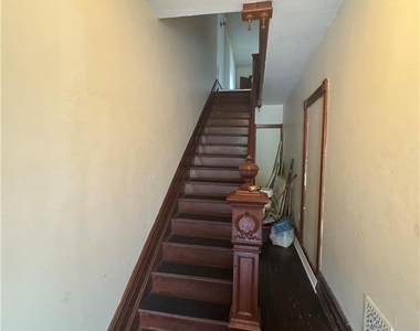 1501 W Turner Street - Photo Thumbnail 3