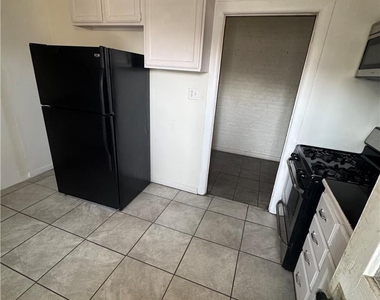 1501 W Turner Street - Photo Thumbnail 9