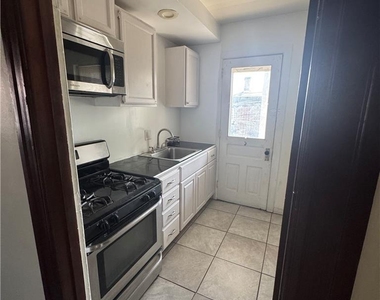 1501 W Turner Street - Photo Thumbnail 6