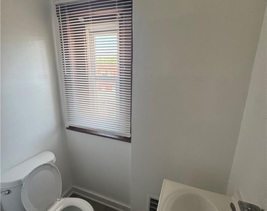 1501 W Turner Street - Photo Thumbnail 12