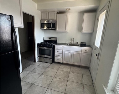 1501 W Turner Street - Photo Thumbnail 8