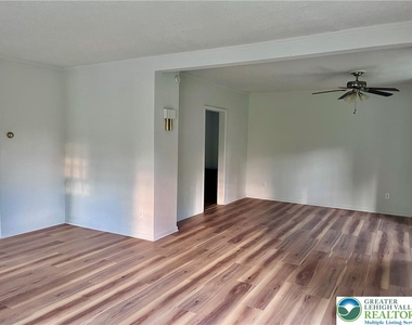 5163 Forniciari Drive - Photo Thumbnail 4