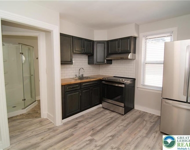 522 Jubilee Street - Photo Thumbnail 5