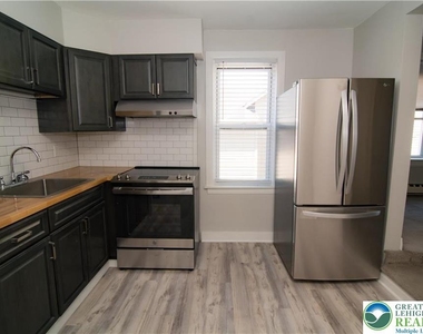 522 Jubilee Street - Photo Thumbnail 4