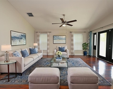 7147 Cedarcrest Boulevard - Photo Thumbnail 9