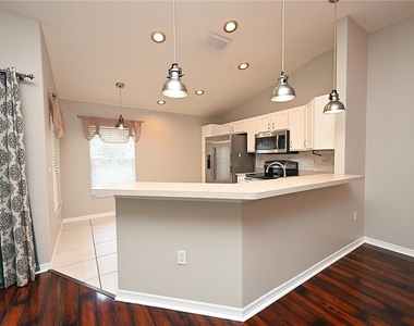 7147 Cedarcrest Boulevard - Photo Thumbnail 2