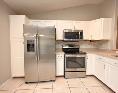 7147 Cedarcrest Boulevard - Photo Thumbnail 3