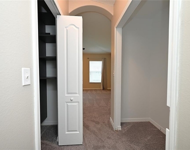 7147 Cedarcrest Boulevard - Photo Thumbnail 21