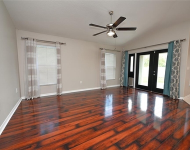 7147 Cedarcrest Boulevard - Photo Thumbnail 8