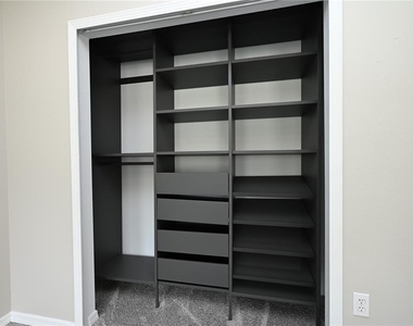 7147 Cedarcrest Boulevard - Photo Thumbnail 39