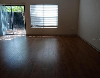 4419 Sw 20th Lane - Photo Thumbnail 4