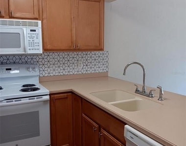 4419 Sw 20th Lane - Photo Thumbnail 7