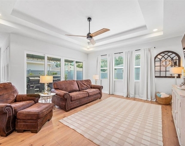 598 Sw 144th Drive - Photo Thumbnail 9