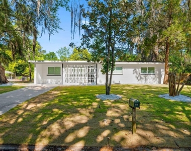 1919 Ne 17th Drive - Photo Thumbnail 1