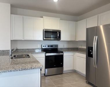 1438 Acorn Meadow Loop - Photo Thumbnail 4