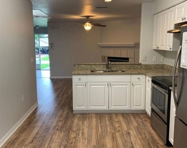 38 Lindsay Drive - Photo Thumbnail 13