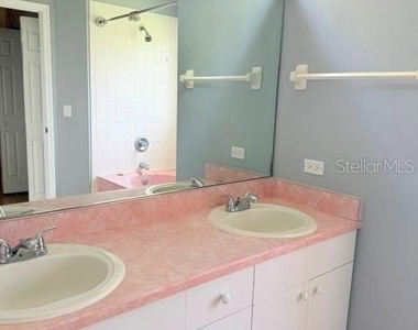20 Palm Lane - Photo Thumbnail 13