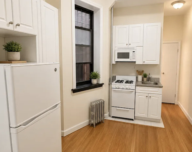  East 38th Street - Photo Thumbnail 2