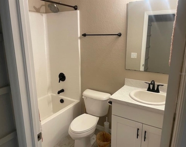 2966 Bay City Terrace - Photo Thumbnail 16